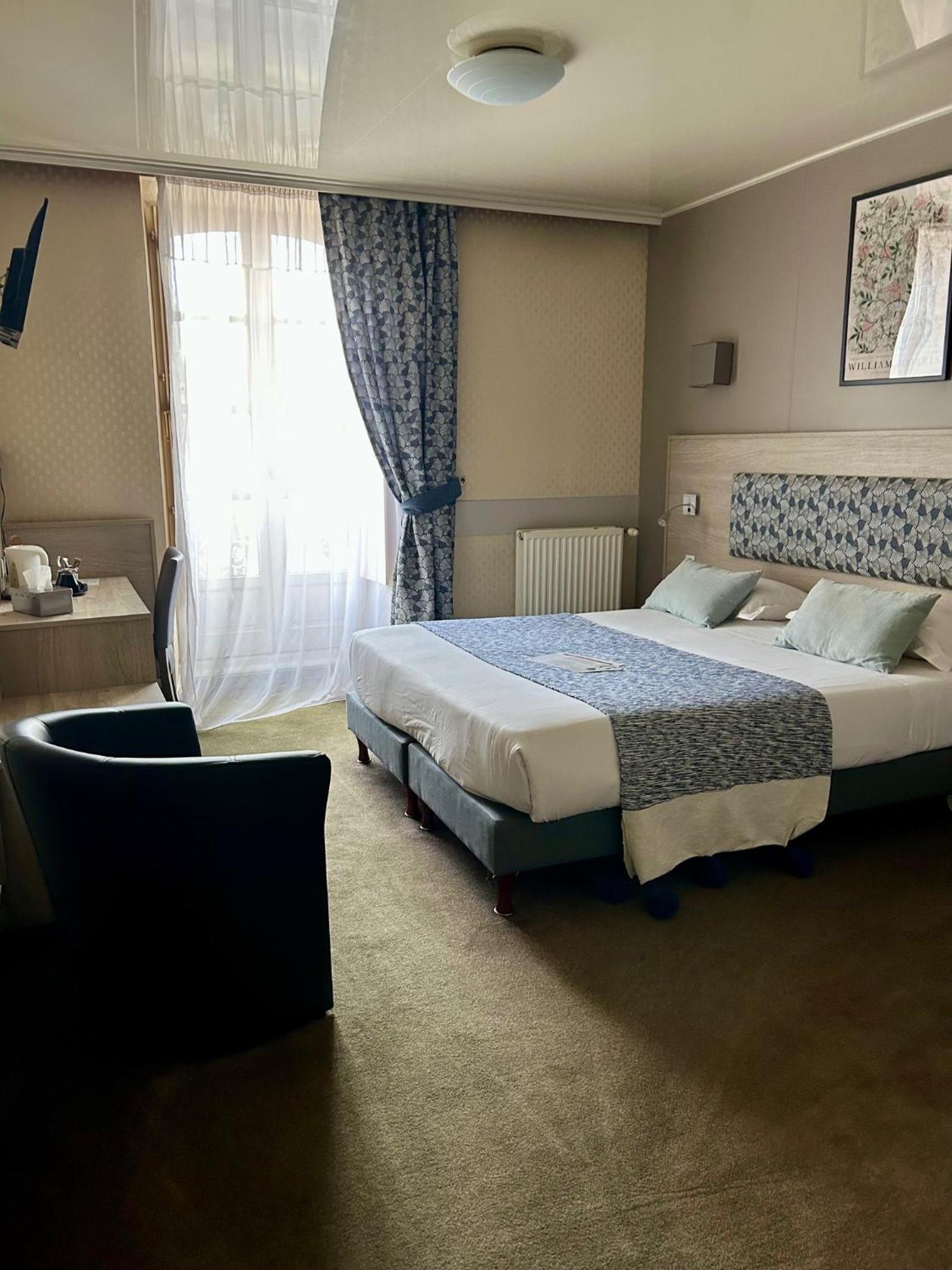 Cit'Hotel Le Challonge Dinan Bagian luar foto